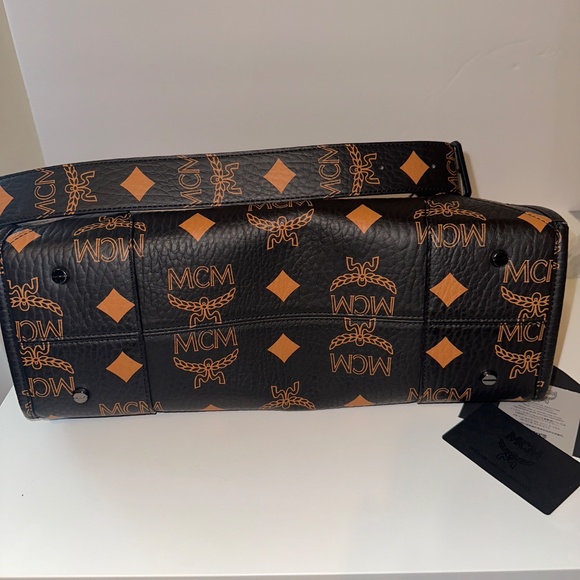 MCM large Munchen Large Visetos Tote Bag - Picture 4 of 14